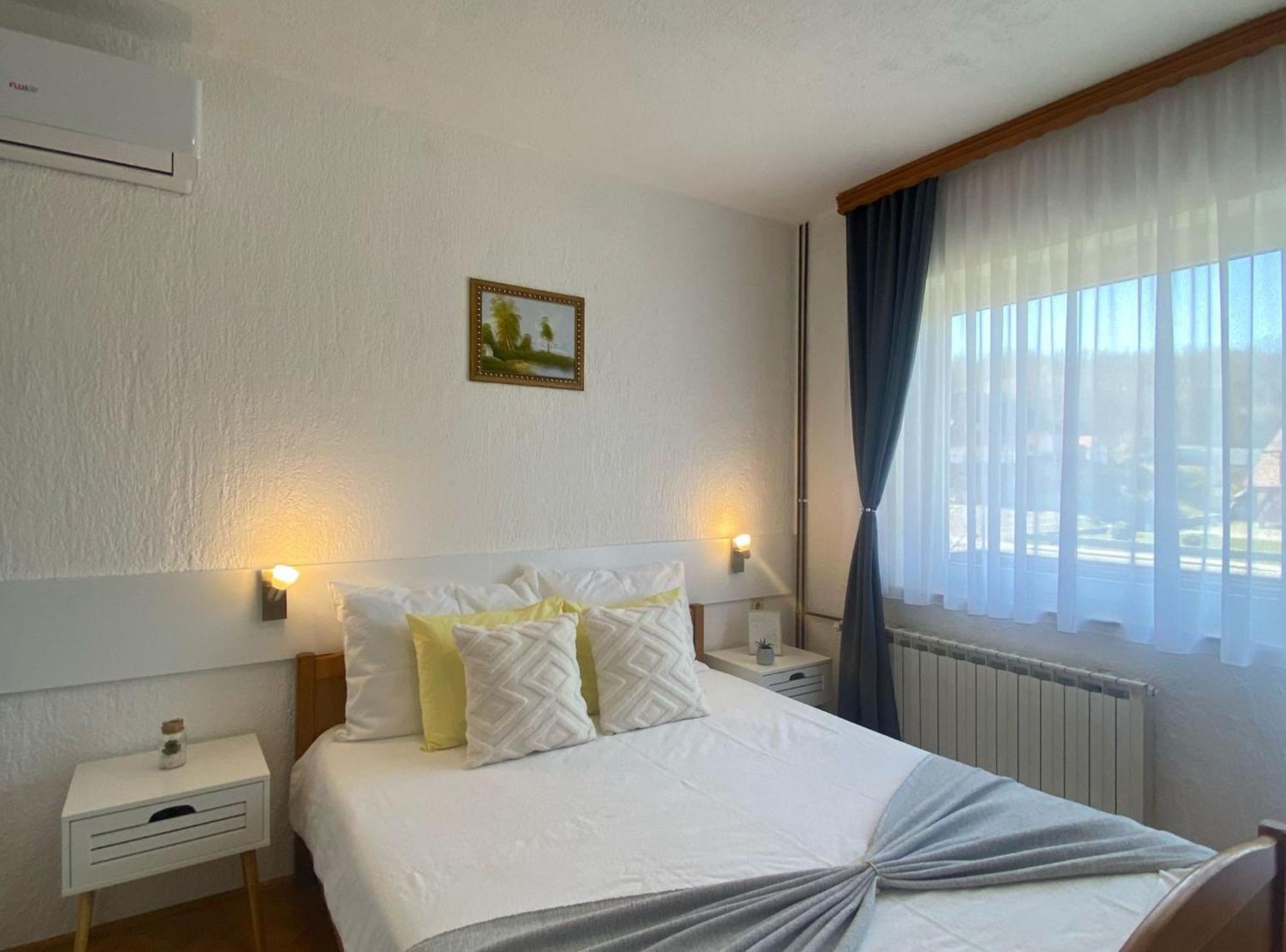 M&N Zafran Hotel Grabovac  Ngoại thất bức ảnh