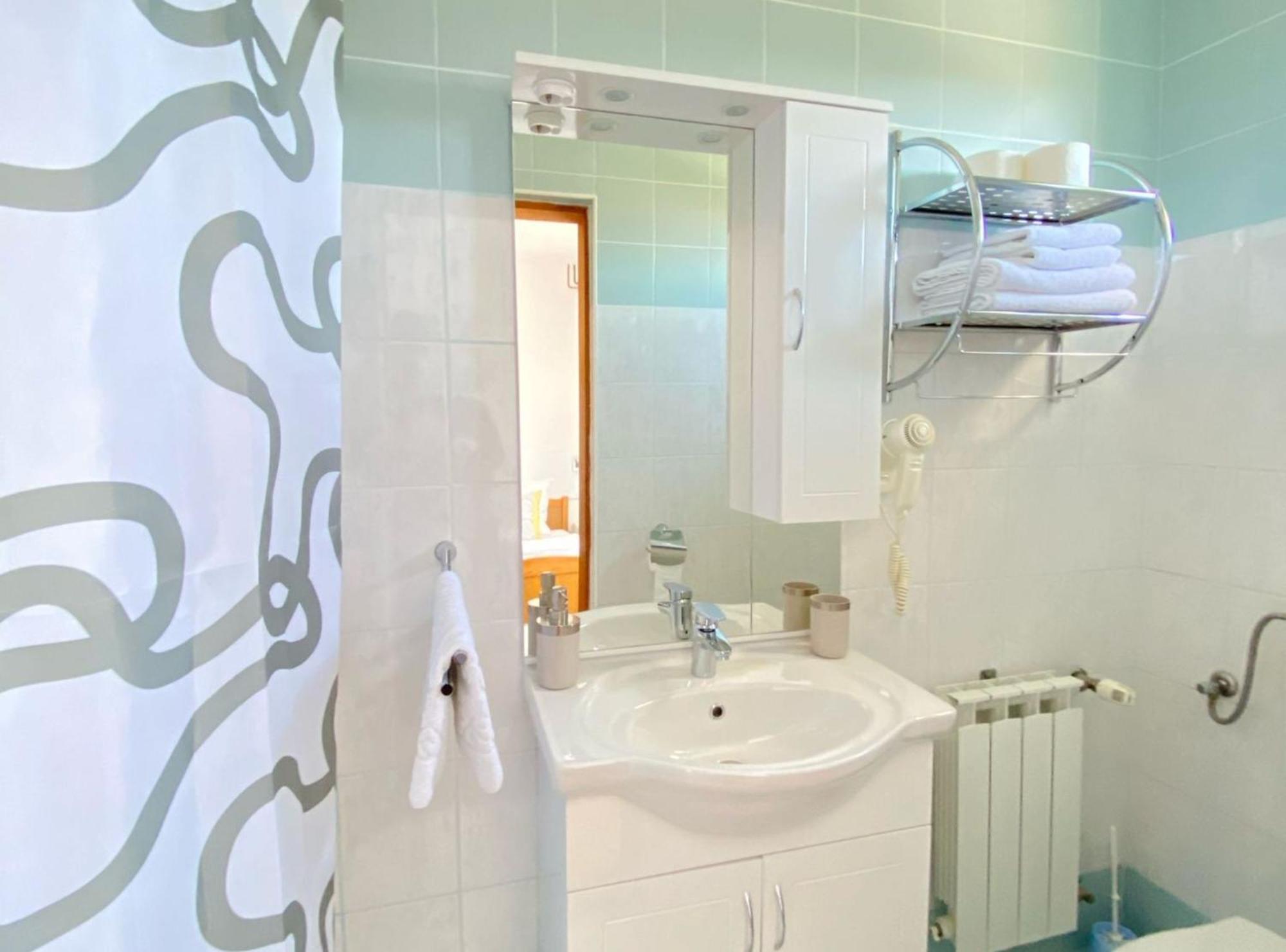 M&N Zafran Hotel Grabovac  Ngoại thất bức ảnh