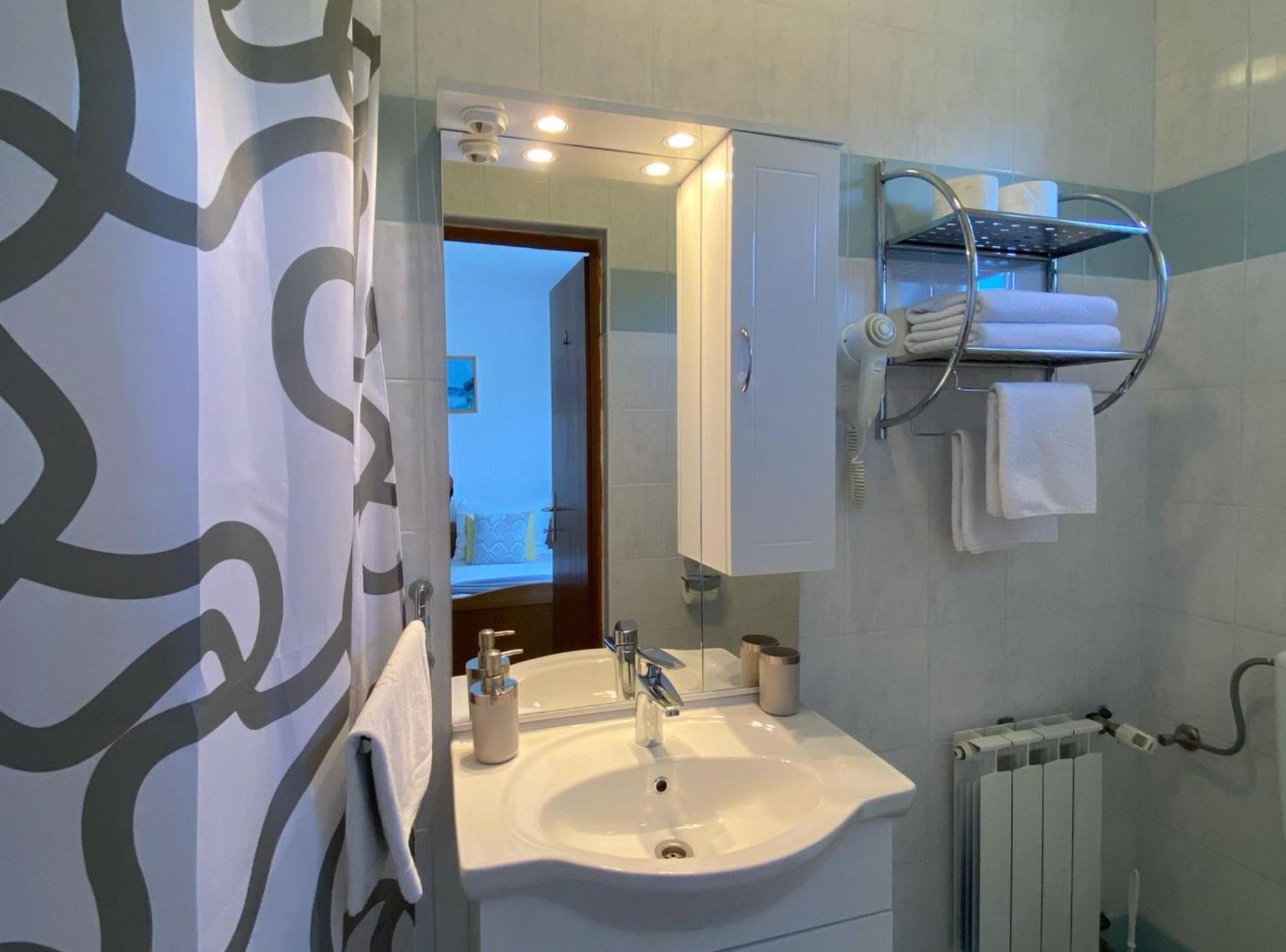 M&N Zafran Hotel Grabovac  Ngoại thất bức ảnh
