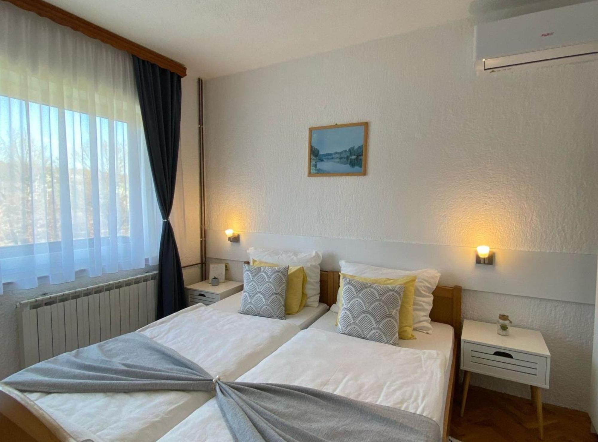 M&N Zafran Hotel Grabovac  Ngoại thất bức ảnh