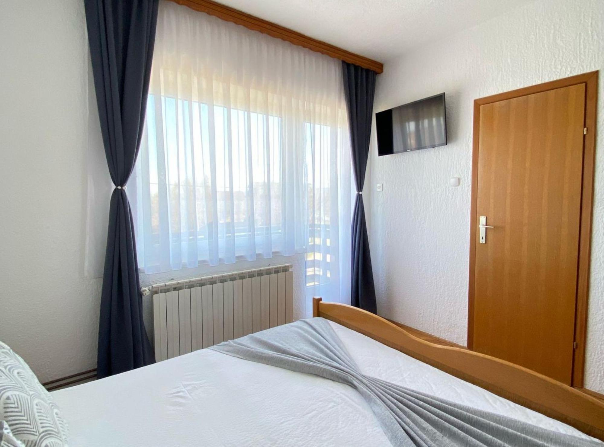 M&N Zafran Hotel Grabovac  Ngoại thất bức ảnh
