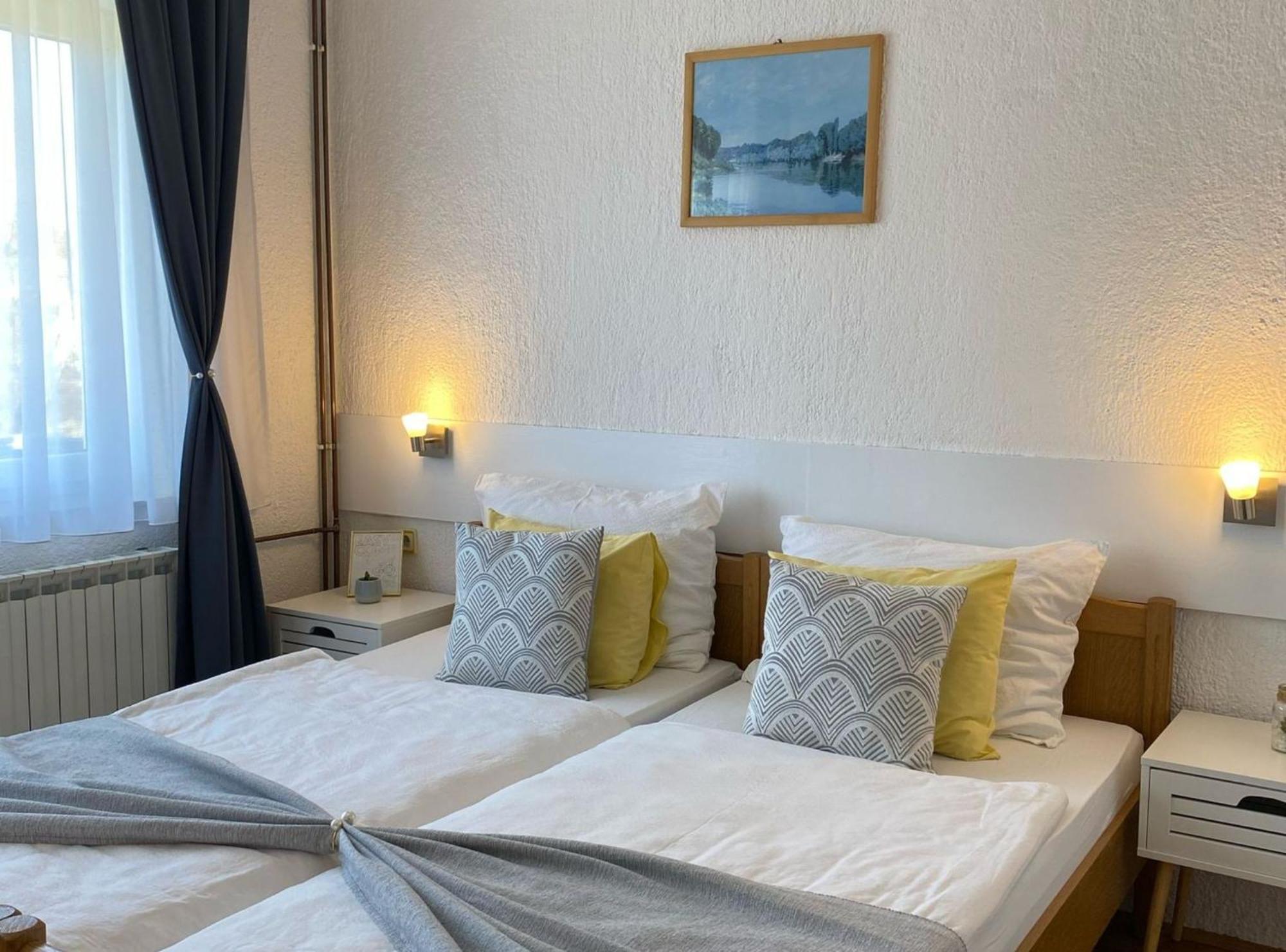 M&N Zafran Hotel Grabovac  Ngoại thất bức ảnh