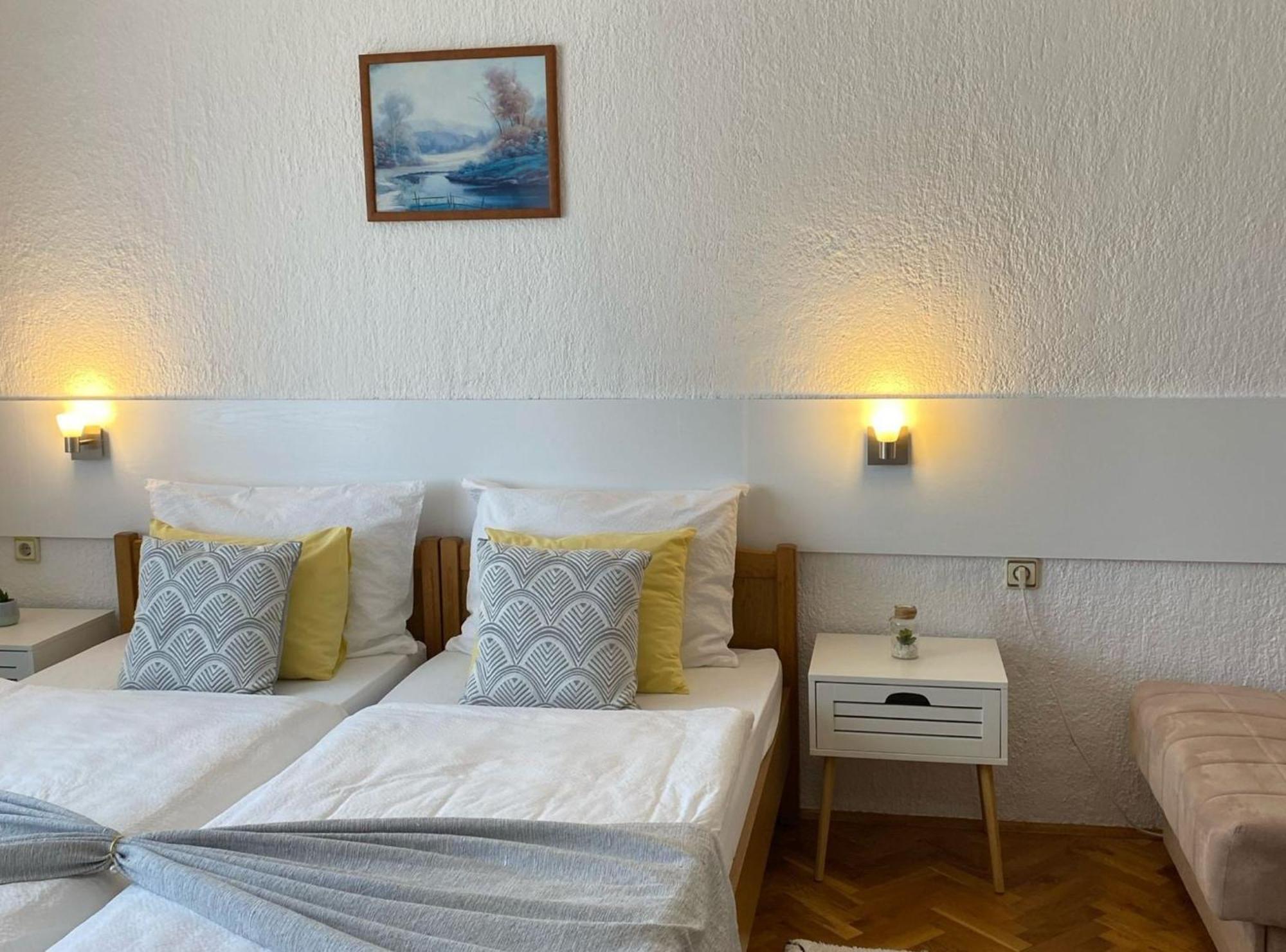 M&N Zafran Hotel Grabovac  Ngoại thất bức ảnh